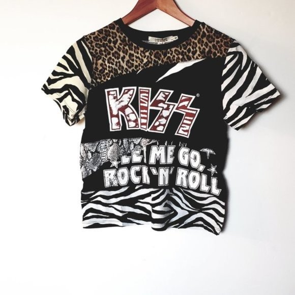 Alice + Olivia KISS Patchwork Concert Graphic Tee - Picture 7 of 13